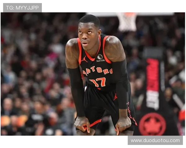 巴格利替补出战9分钟勇斗恩比德贡献6分3篮板3助攻1抢断表现亮眼