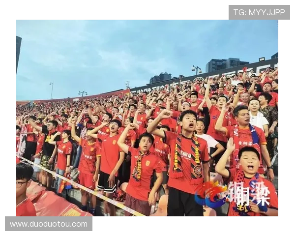 铜梁龙感谢各足球俱乐部携手共进共同推动中国足球事业发展